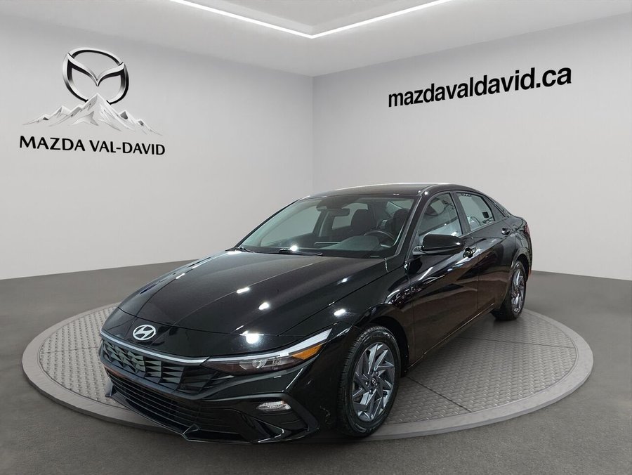 Hyundai Elantra Preferred IVT, Bluetooth, Commande audio au volant, volant chauffant 2024 Noir