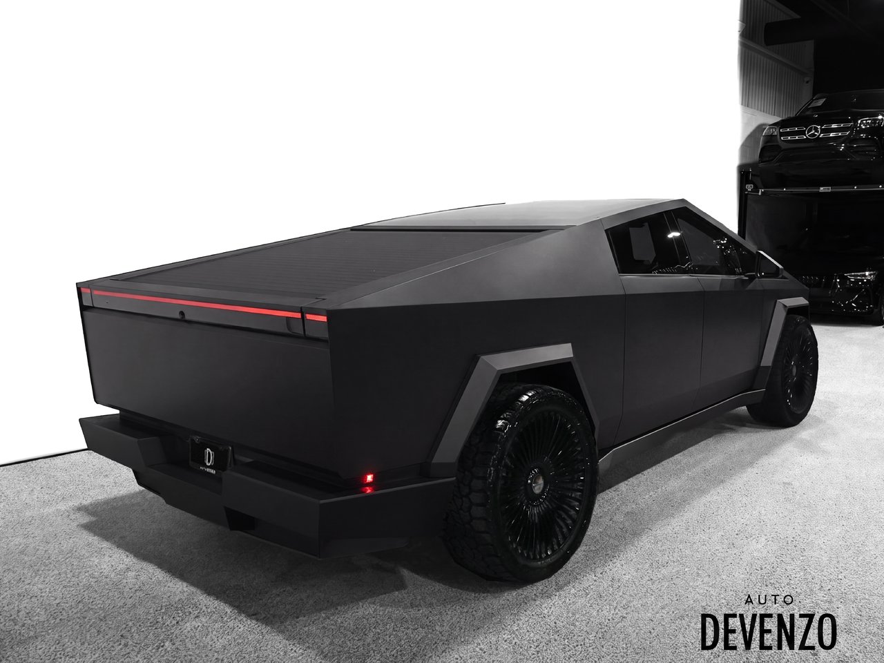 Tesla Cybertruck 2024 Argent Saint-Eustache - photo #2
