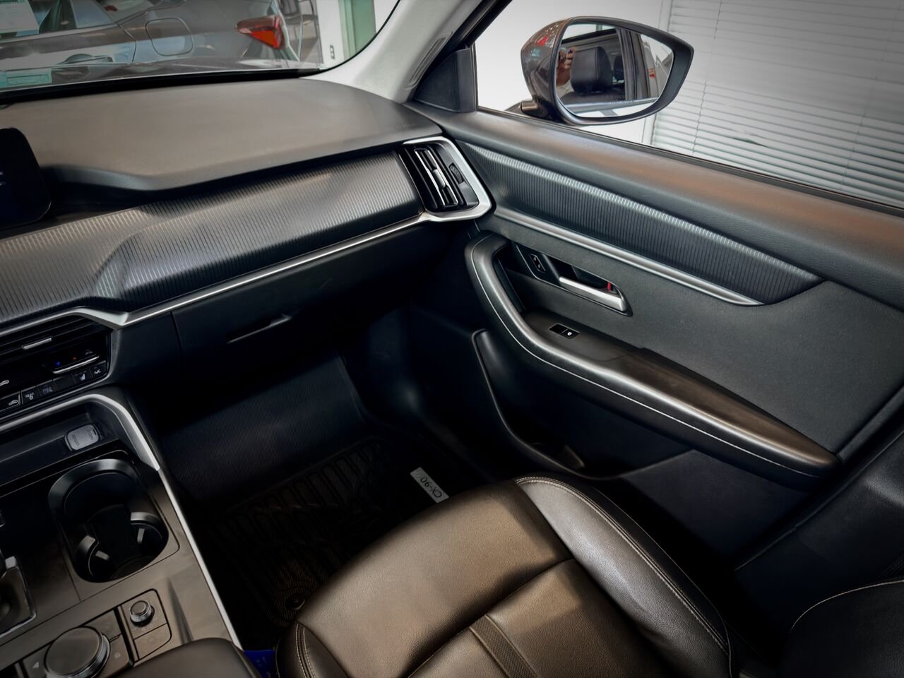 2024 Mazda CX-90 hybride rechargeable Grey Notre-Dame-des-Prairies - photo #18