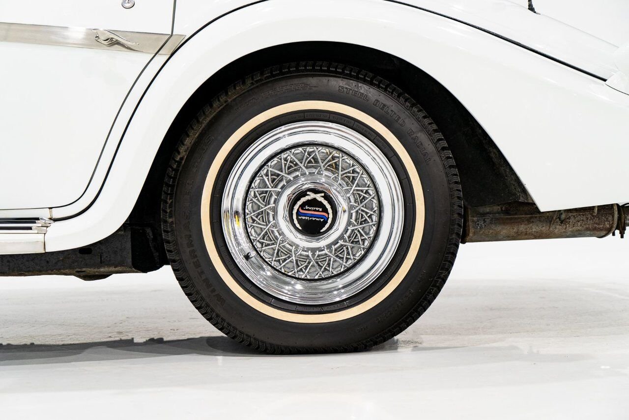 1981 Phillips Motor Car Berlina Coupe Only 1 of 78 produced. Very rare | PRIX EN USD White Montreal - photo #4