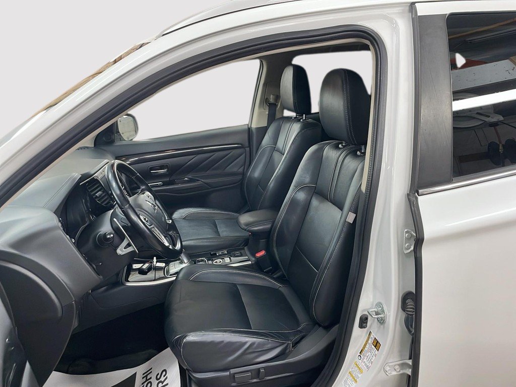 Mitsubishi Outlander PHEV 2018 Blanc Amos - photo #9