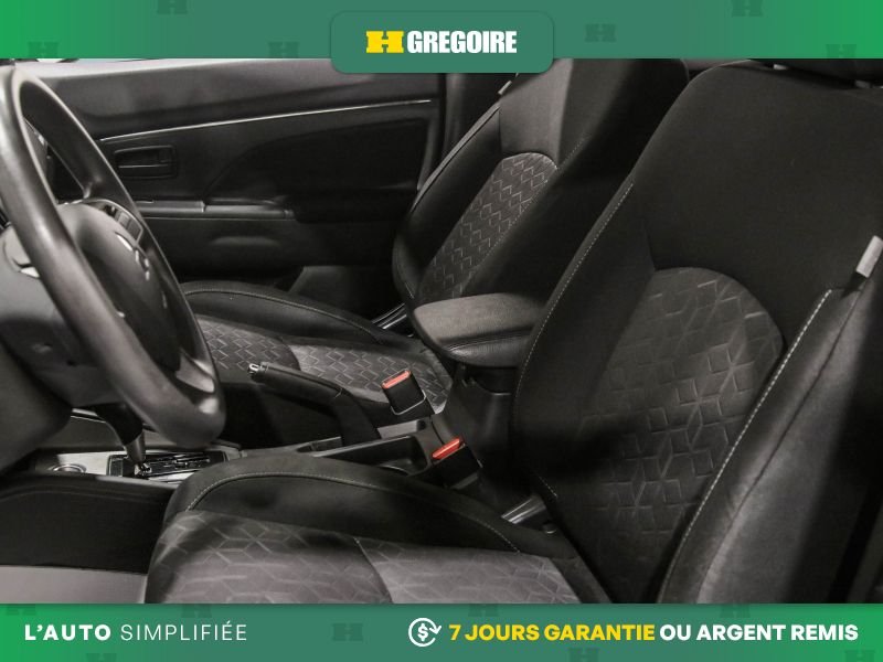 2021 Mitsubishi RVR Grey Laval - photo #13