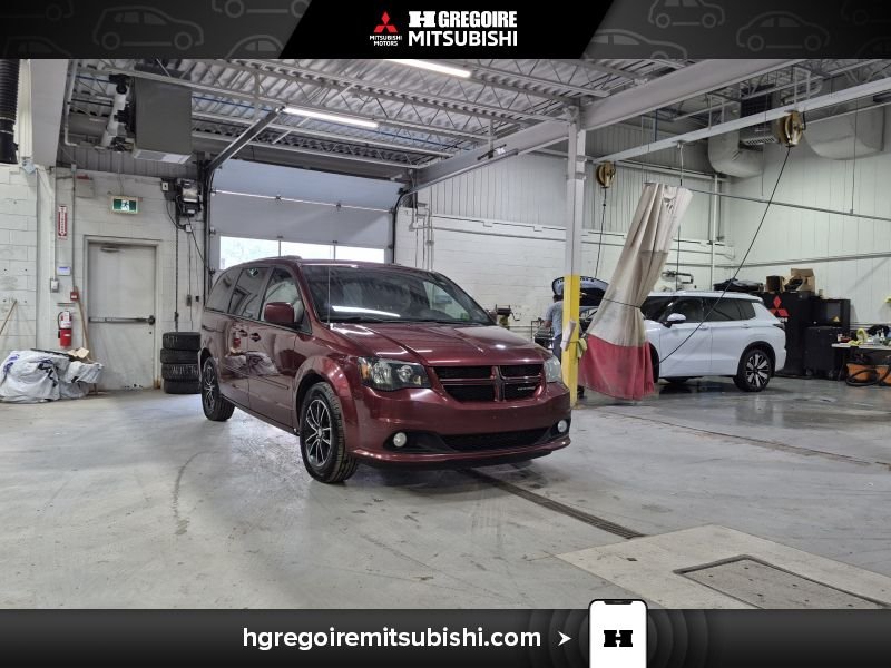 2016 Dodge GR Caravan Red Laval - photo #0