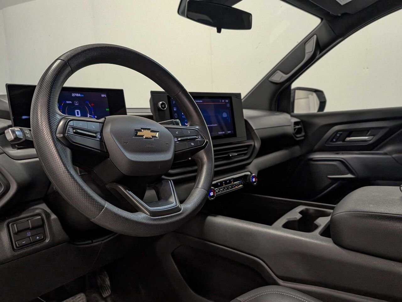 CHEVROLET Silverado EV eAWD Crew Cab 4WT Grosse Batterie 2024 Blanc Sherbrooke - photo #8