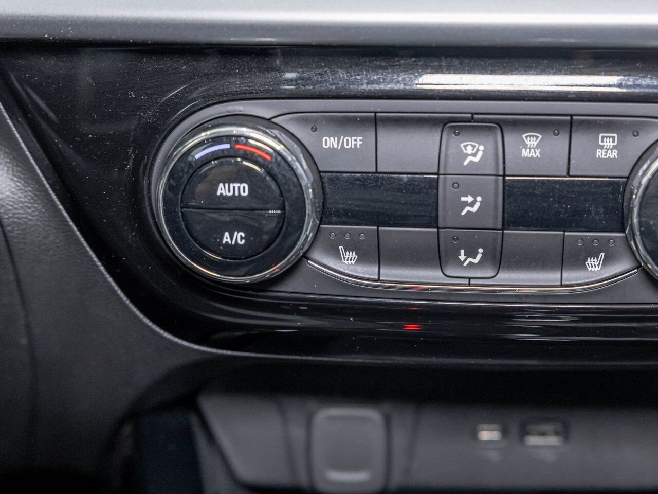 Chevrolet Trax LT *SIÈGES CHAUFF* REG ADAPT CARPLAY ALERTES WIFI 2025 Rouge Saint-Jérôme - photo #19