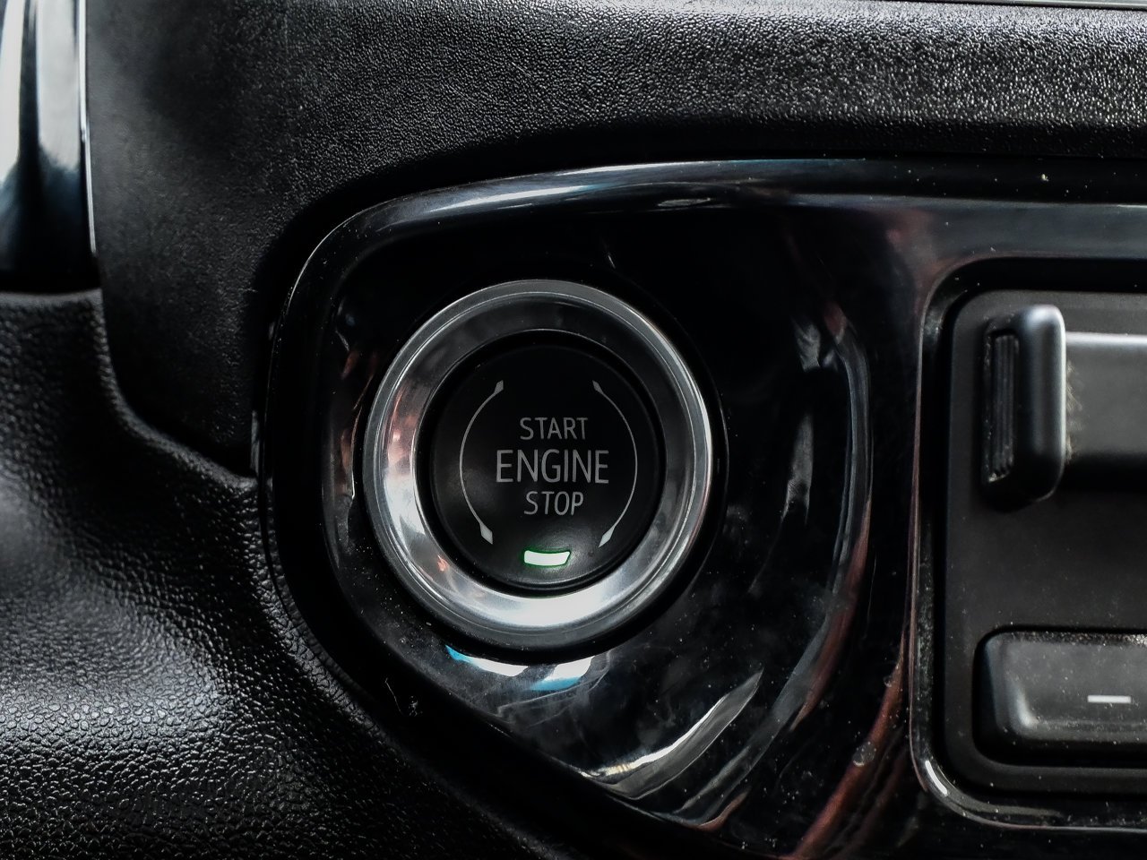 2026 Chevrolet Silverado 1500 4WD Crew Cab 147 LT Black Sherwood Park - photo #23