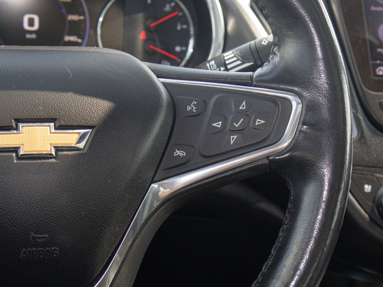 2020 Chevrolet Malibu 4dr Sdn Premier White Sherwood Park - photo #24