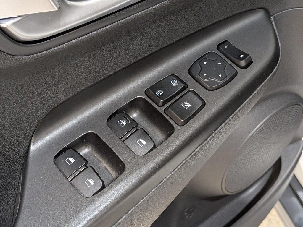 Hyundai Kona électrique 2023 Blanc Val-David - photo #32