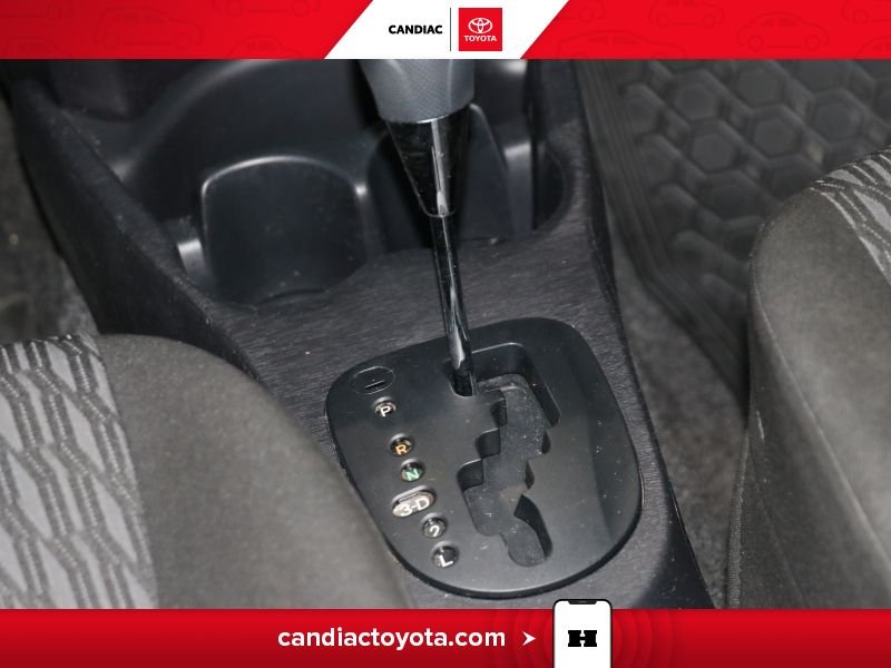 2014 Toyota Yaris Green Saint-Eustache - photo #10