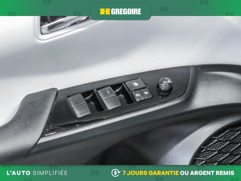 Toyota Prius 820996 | Upgrade AUTO AC MAGS CUIR NAV CAM RECULE 2021 Gris Laval - photo #15