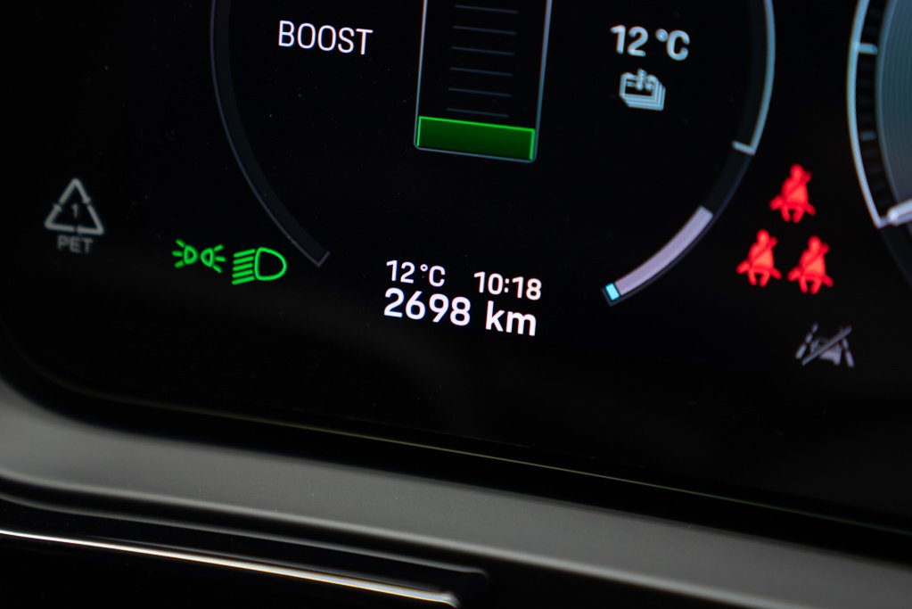 2024 Porsche Cayenne Turbo E-Hybrid Coupe AWD White Kirkland - photo #9