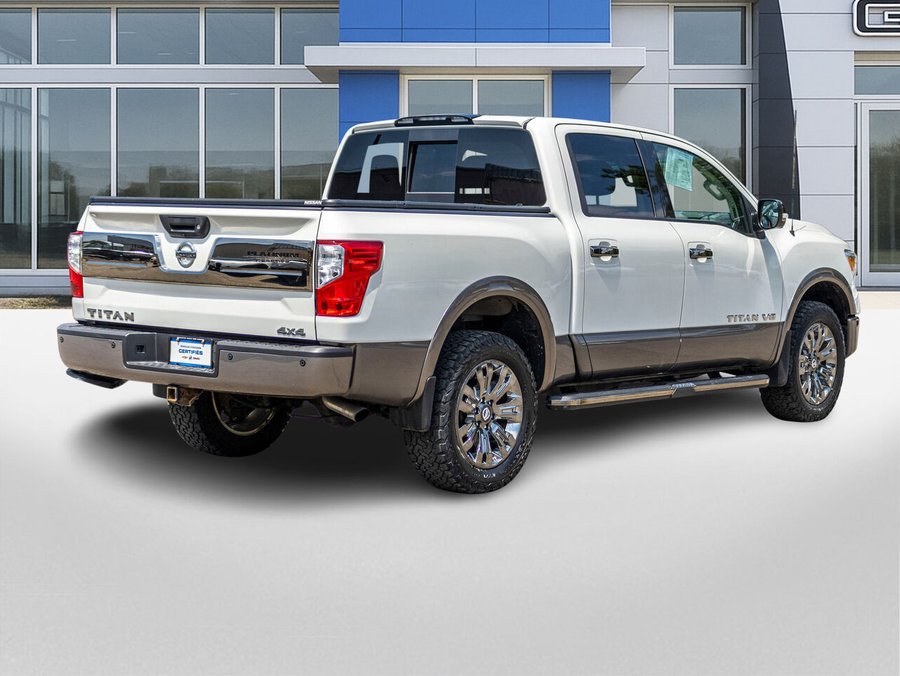 Nissan Titan Platine cabine double 4x4 2018 Blanc