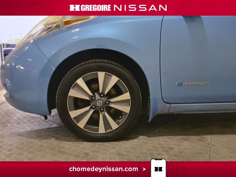 2014 Nissan Leaf Blue Saint-Eustache - photo #11