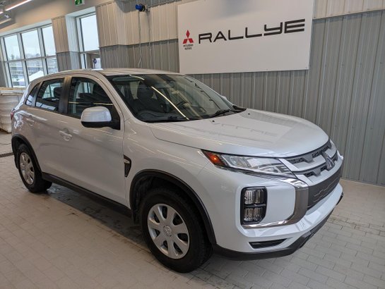 2023 Mitsubishi RVR ES FWD White