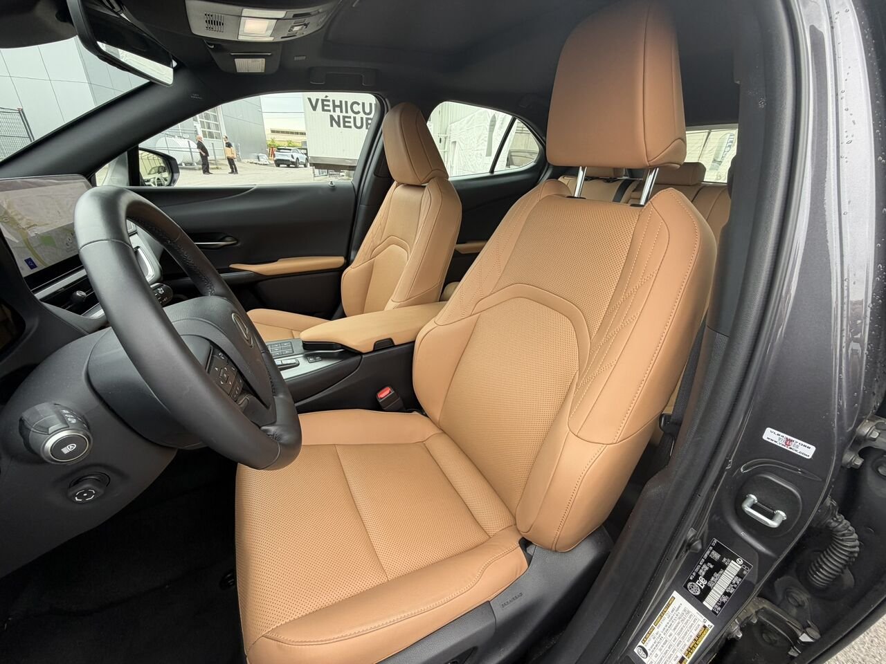 2025 Lexus UX UX 300h CAWD Beige Laval - photo #22