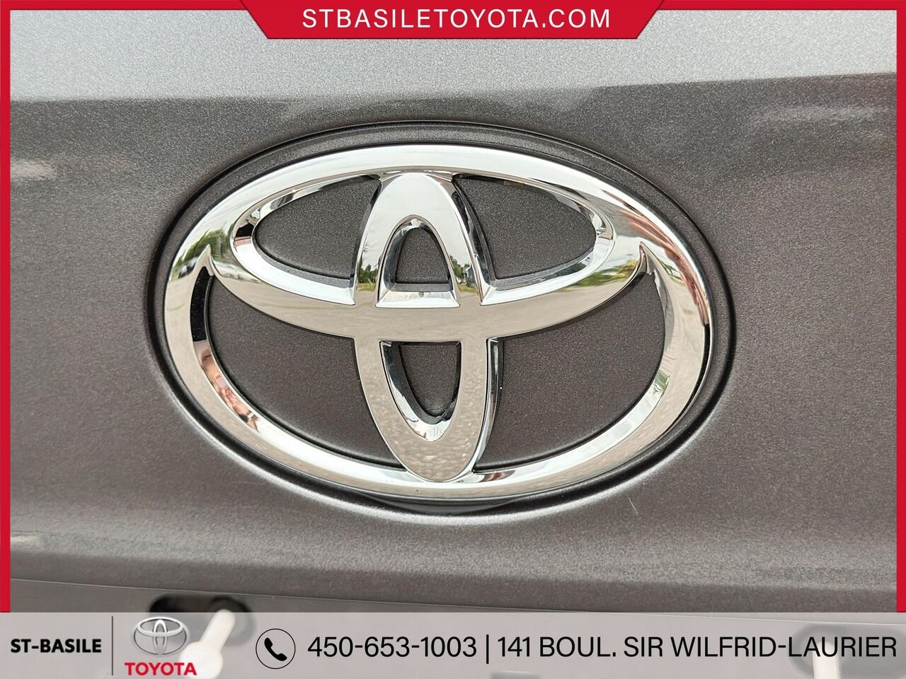 2025 TOYOTA Highlander Hybrid Grey Saint-Basile-le-Grand - photo #4