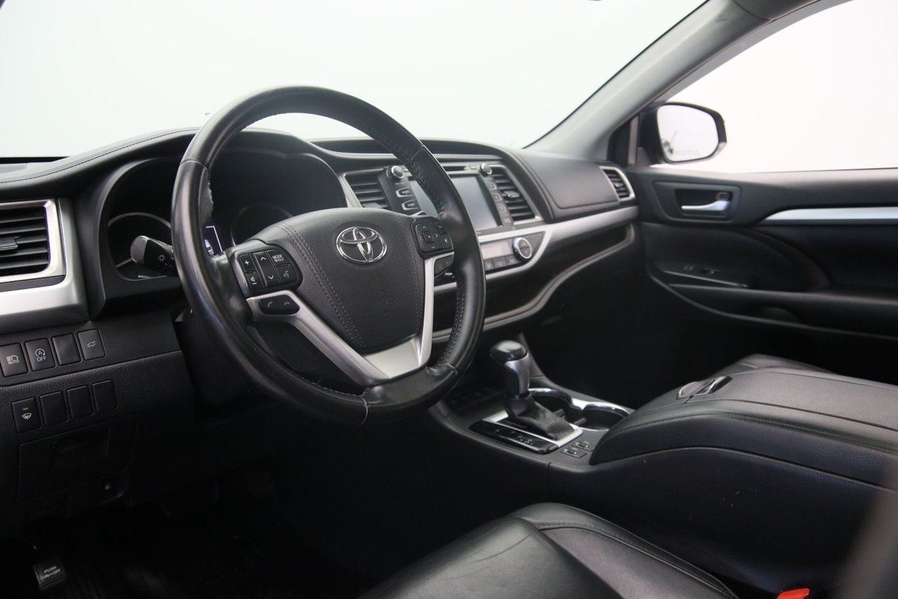 2017 Toyota Highlander XLE Black Baie-Comeau - photo #6