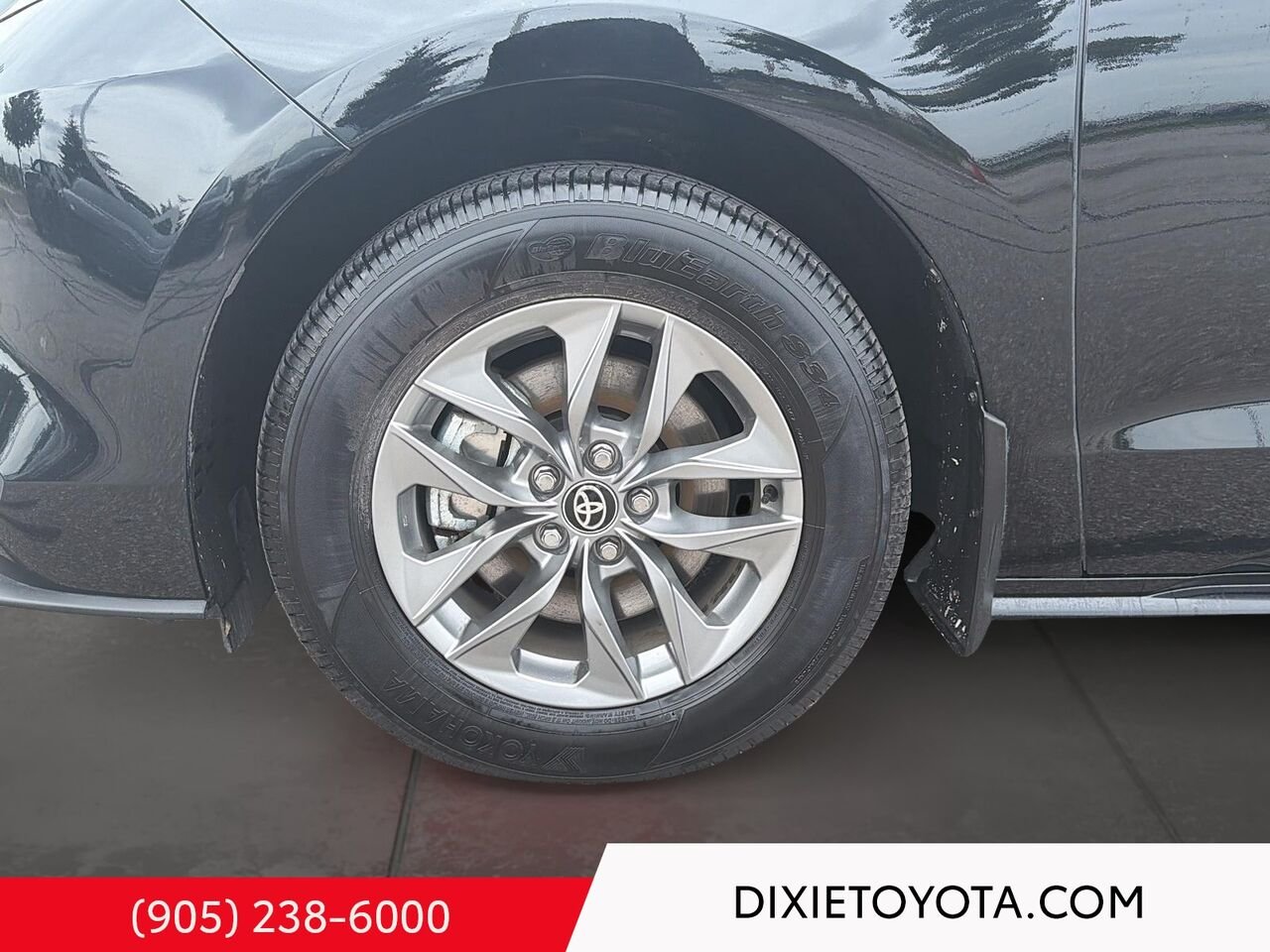 2025 Toyota Sienna Hybrid XLE FWD / CLEAN CARFAX / HEATED SEATS / MOONROOF / ALLOY WHEELS / CARPLAY AND ANDROID AUTO Black Mississauga - photo #6