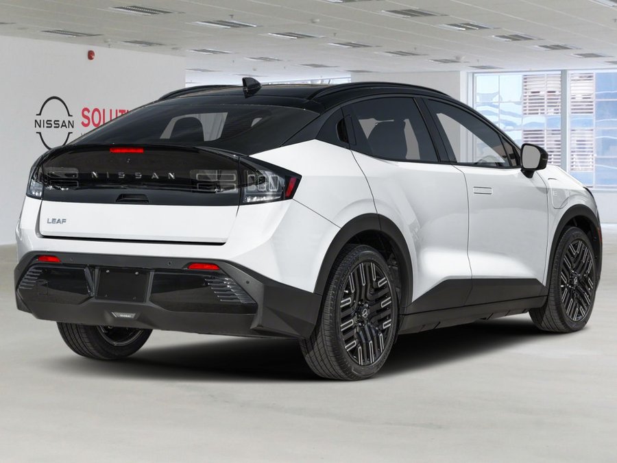2026 NISSAN LEAF 2026 Everest White Pearl Tricoat/Black