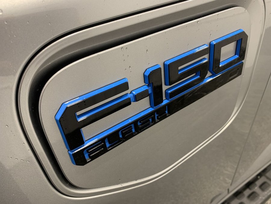 2024 Ford F-150 Lightning FLASH 2024 Silver