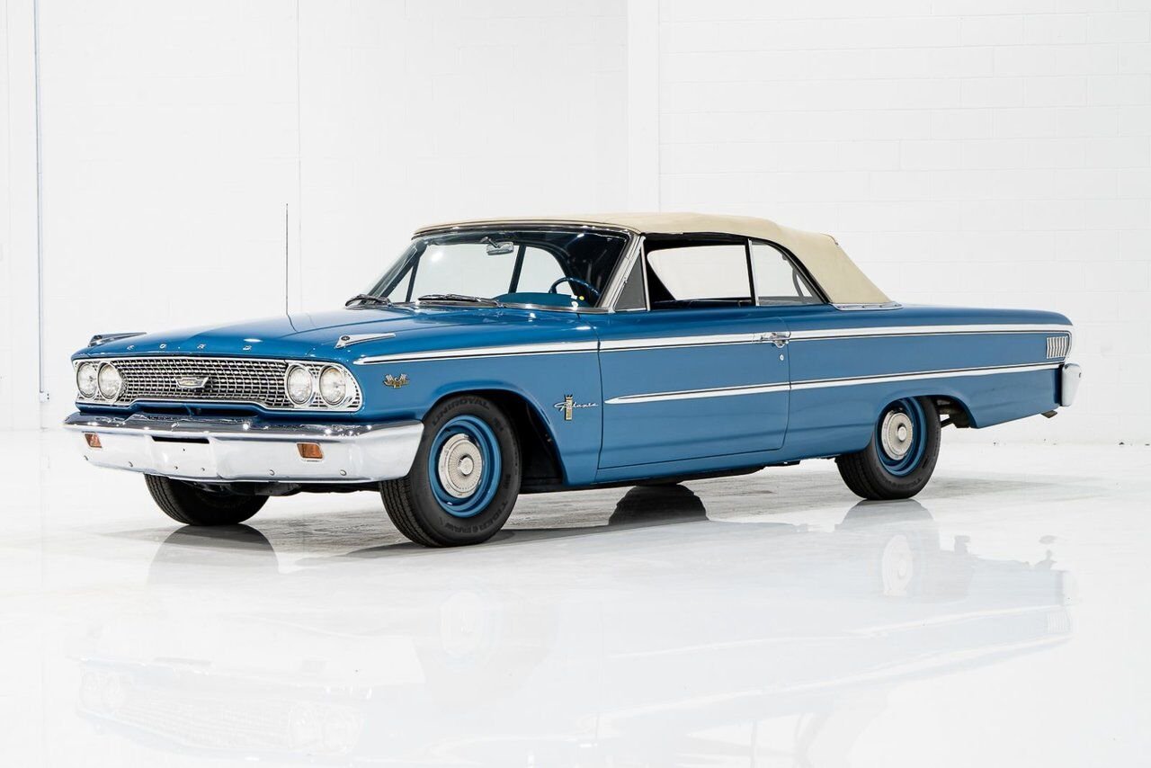 Ford Galaxie 500 *PRIX EN USD* 406 Cu In TriPower 4-Speed Convertible 1963 Bleu Montréal - photo #0