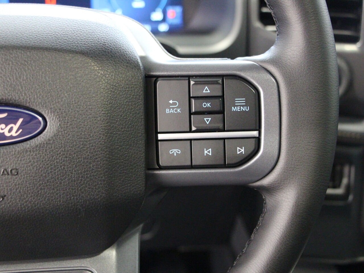 2025 Ford F-150 Lightning LARIAT Grey Châteauguay - photo #13