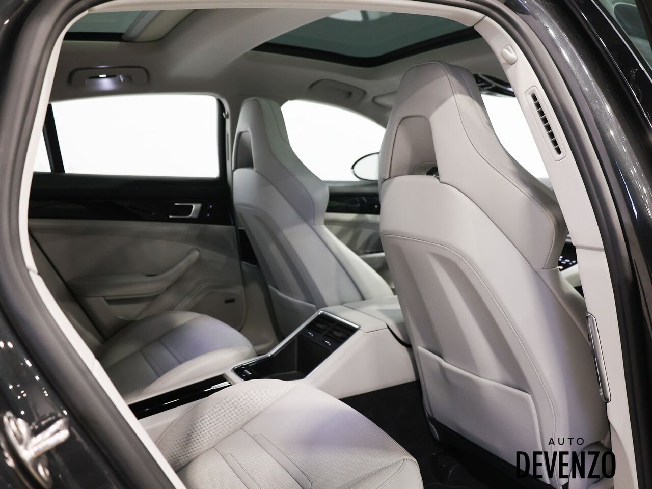 2018 Porsche Panamera Grey Saint-Eustache - photo #9