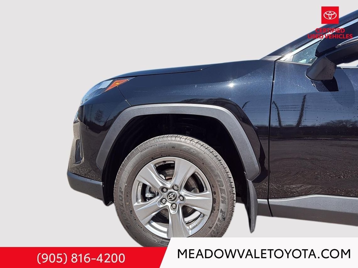 2025 Toyota RAV4 Sunroof, Power Drivers Seat, Heated Front Seats and Steering Wheel, Power Trunk, 17" Alloy's Midnight Black Metallic Mississauga - photo #12