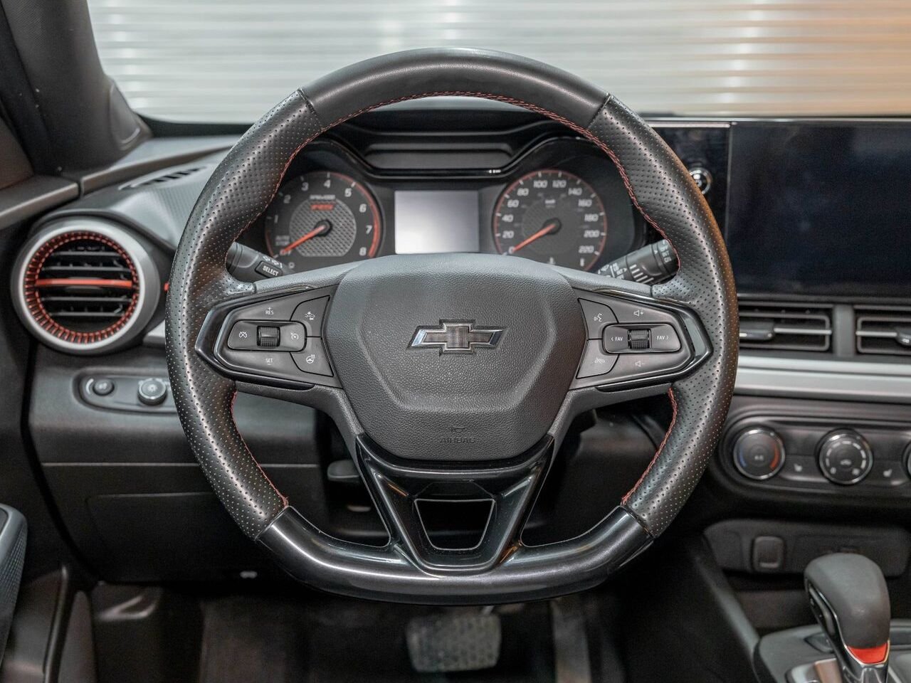 Chevrolet Trax 1RS *SIÈGES / VOLANT CHAUF* CARPLAY BLUETOOTH WIFI 2025 Blanc Saint-Jérôme - photo #11
