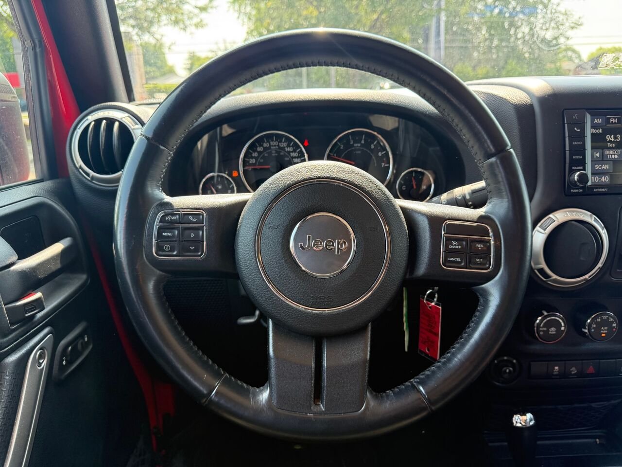 2017 Jeep Wrangler Unlimited Modèle Sahara 4 portes traction intégrale Red Châteauguay - photo #11