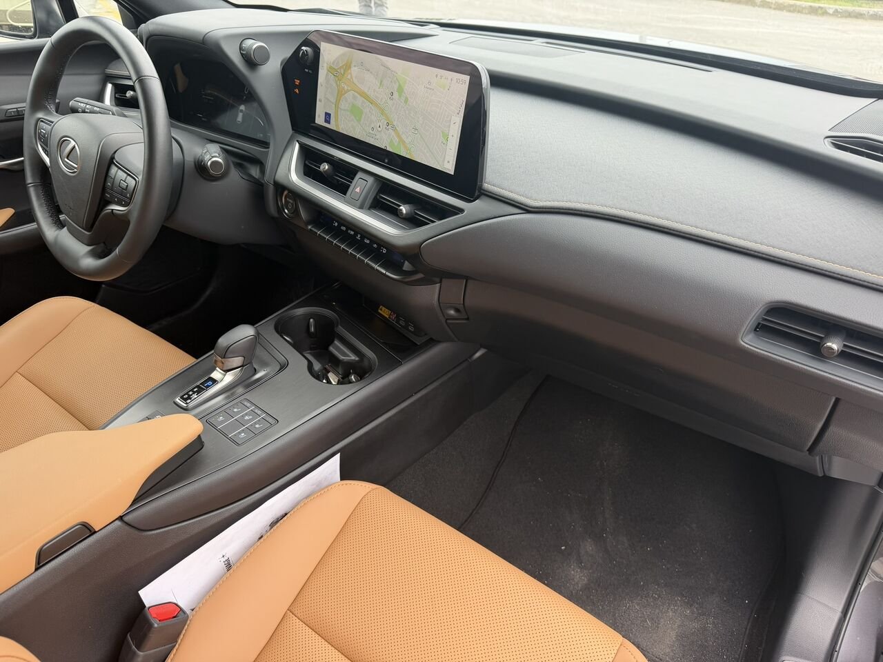 2025 Lexus UX UX 300h CAWD Beige Laval - photo #19