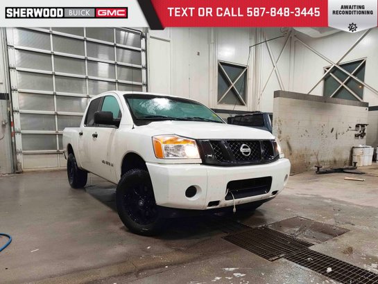 2015 Nissan Titan 2015 White