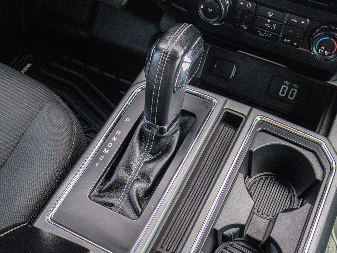 2016 Ford F-150 4WD SuperCrew 145 XLT Black Sherwood Park - photo #26
