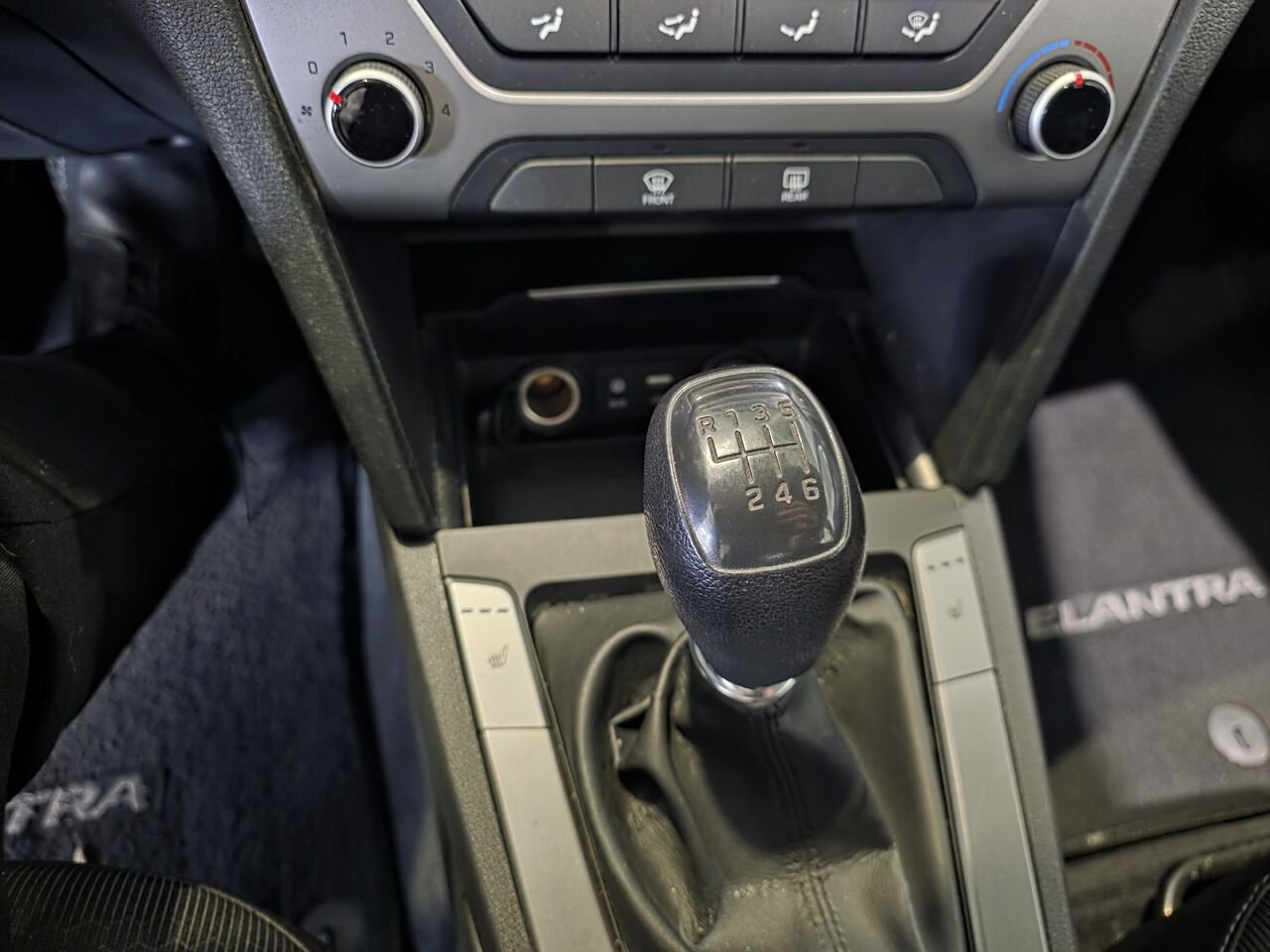 2017 Hyundai Elantra White  - photo #18