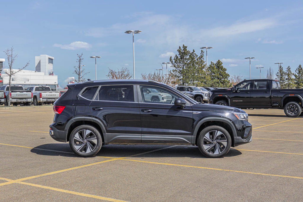 2024 Volkswagen Taos Comfortline 4MOTION Black Sherwood Park - photo #9