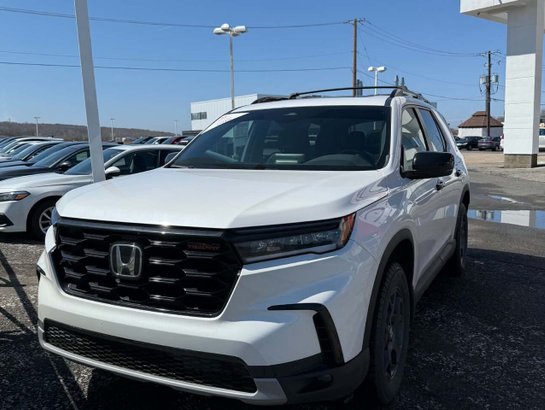 2023 Honda Pilot TrailSport 2023 White
