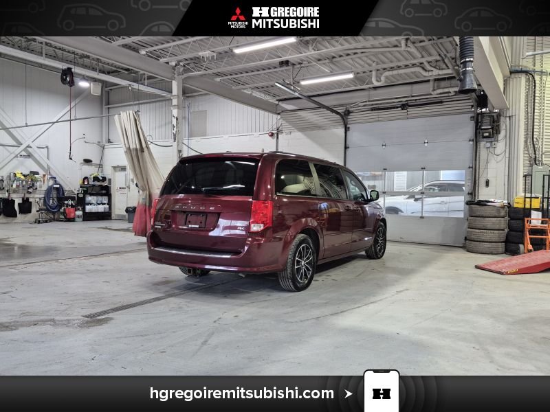 2016 Dodge GR Caravan Red Laval - photo #8