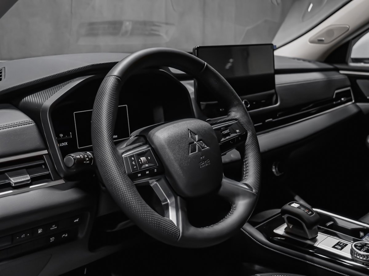 Mitsubishi Outlander PHEV ES 2026 Gris graphite métallisé Montréal - photo #7