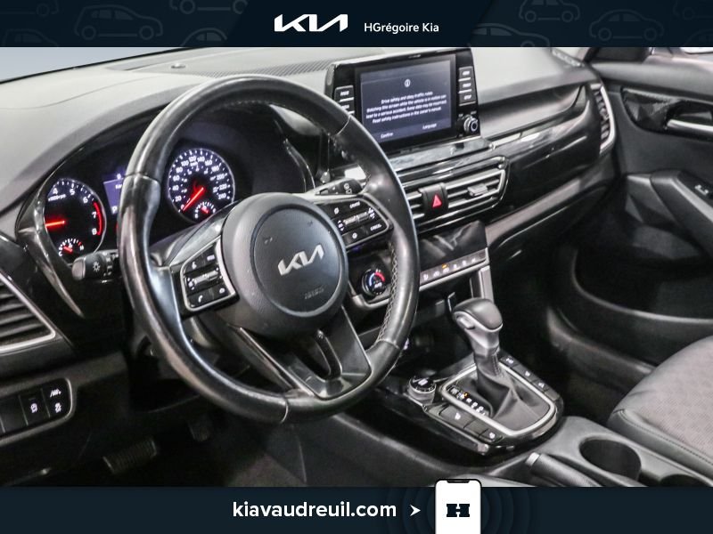 2023 Kia Seltos Silver Laval - photo #9