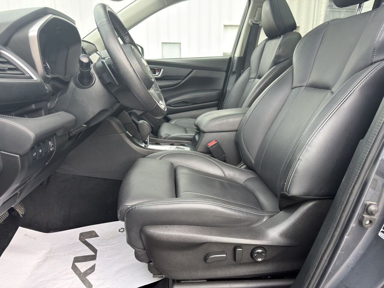 Subaru Ascent 2023 Gris Thetford Mines - photo #13
