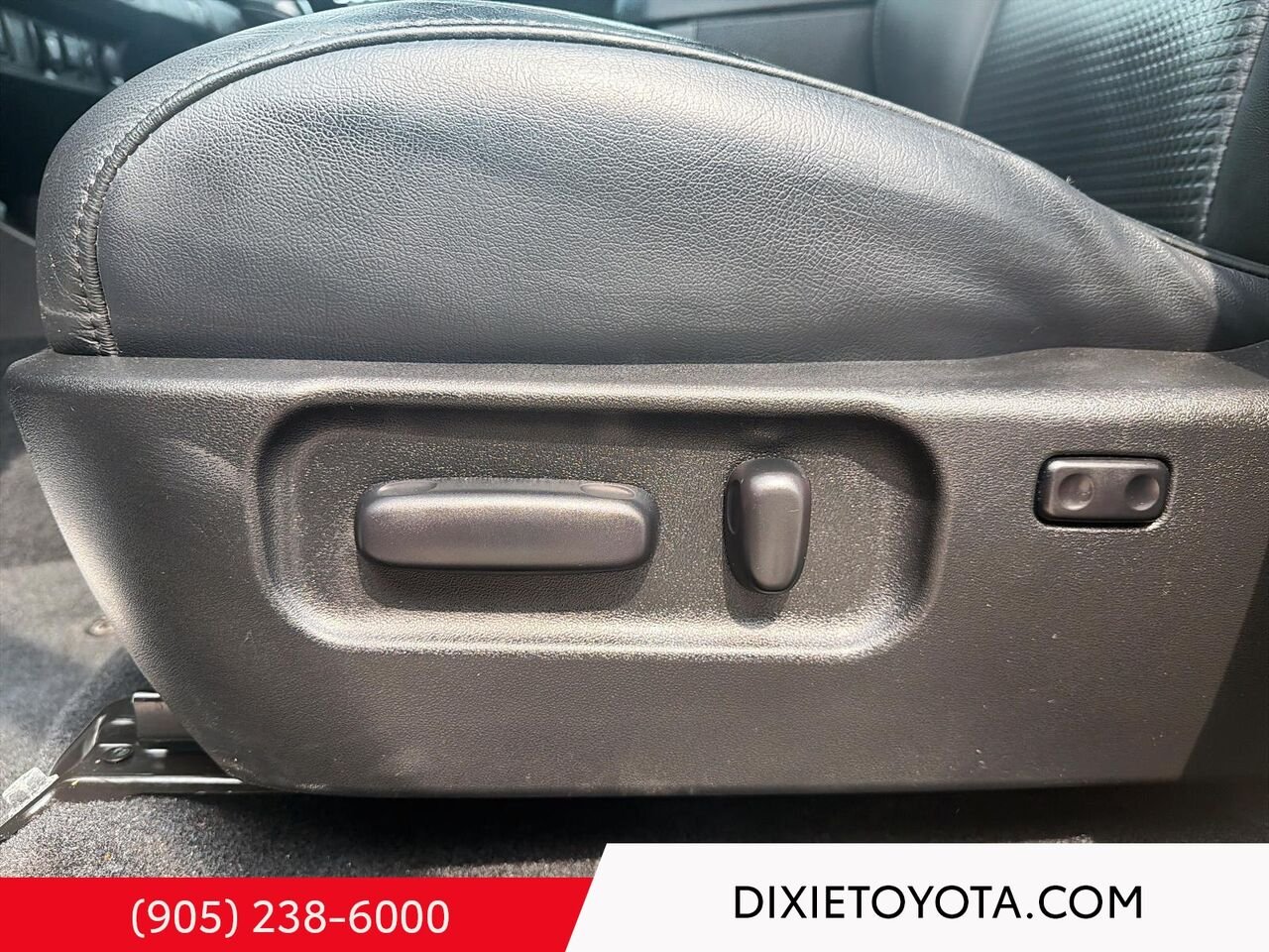 2020 Toyota Tacoma TRD OFFROAD PREMIUM 4WD / V6 / SHORT BED / REAR DIFF LOCK / HEATED SEATS / LEATHER SURFACE / MOONROOF / ALLOY WHEELS Quicksand Mississauga - photo #9