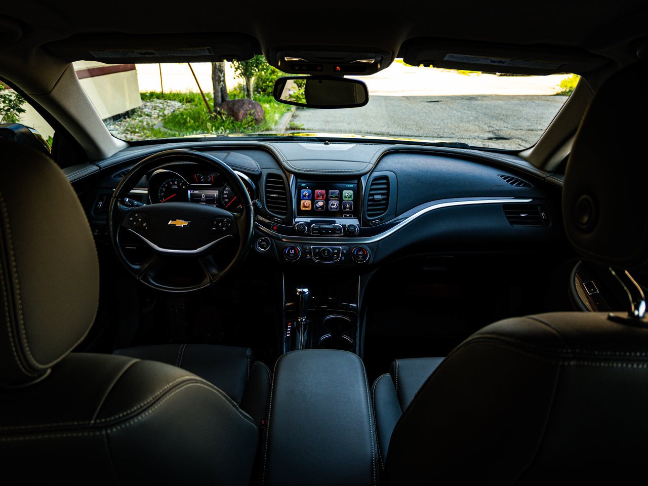 2018 Chevrolet Impala 4dr Sdn LT w/1LT Blue Sherwood Park - photo #27