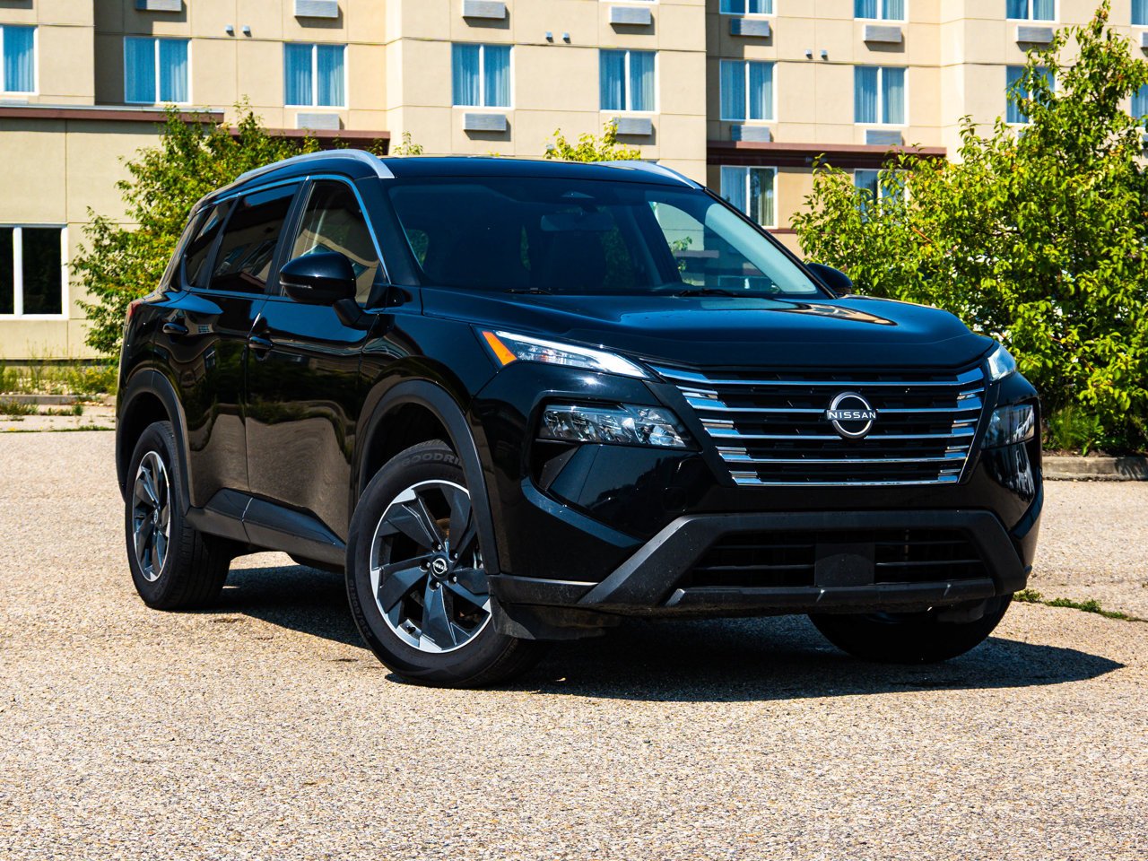 2025 Nissan Rogue AWD SV Moonroof Black Sherwood Park - photo #1