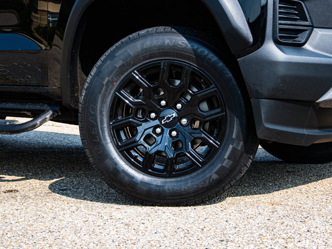2023 Chevrolet Colorado 4WD Crew Cab Trail Boss Black Sherwood Park - photo #4