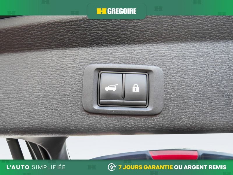 Mitsubishi Outlander V3570 | SEL TOIT PANO + SIEGE CHAUFANT 2023 Noir Laval - photo #29