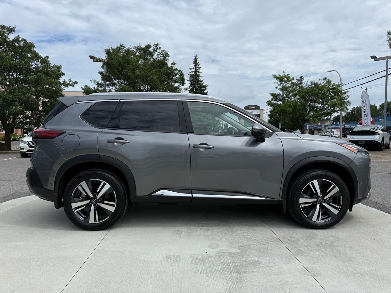 Nissan Rogue PLATINUM | SEULEMENT 16 246KM!! 🔥 2022 Gris Châteauguay - photo #3