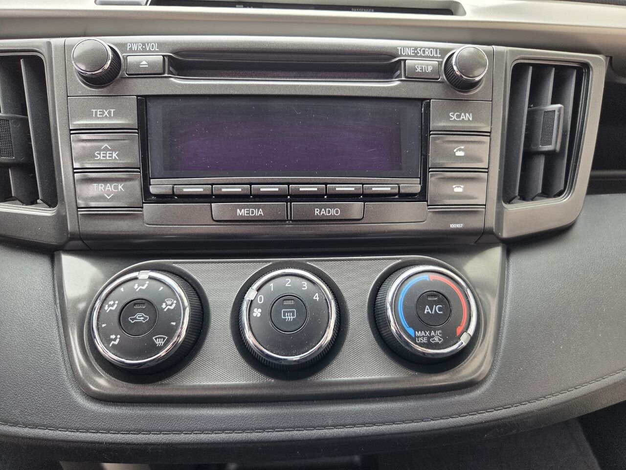 Toyota RAV4 2015 Argent Amos - photo #16