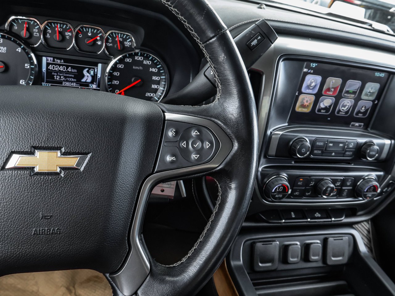 2018 Chevrolet Silverado 1500 4WD Crew Cab 143.5 LTZ w/2LZ Grey Sherwood Park - photo #23