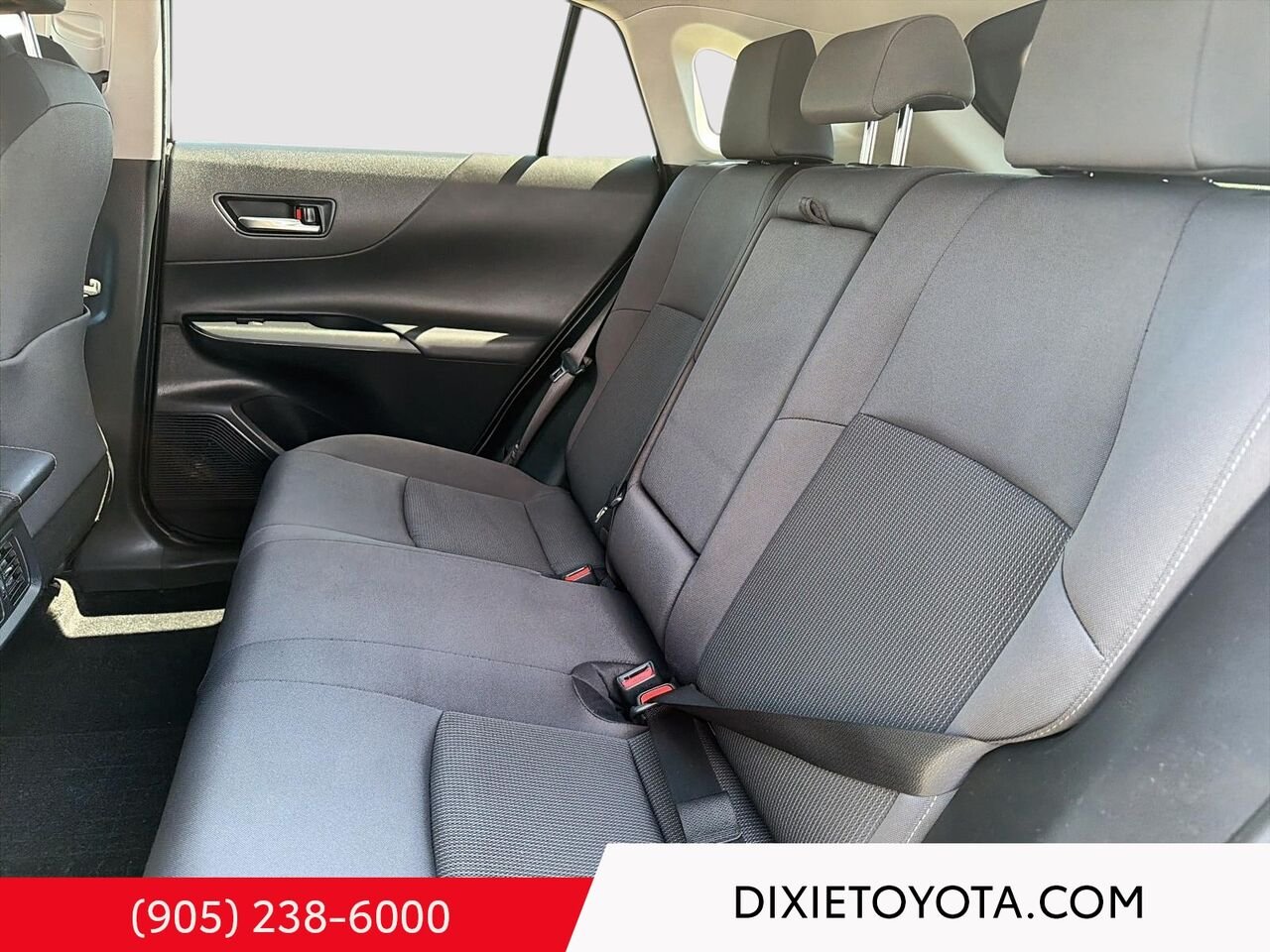 2022 Toyota Venza HYBRID LE AWD / HEATED SEATS / TOYOTA SAFETY SENSE / CARPLAY AND ANDROID AUTO Blizzard Pearl Mississauga - photo #18