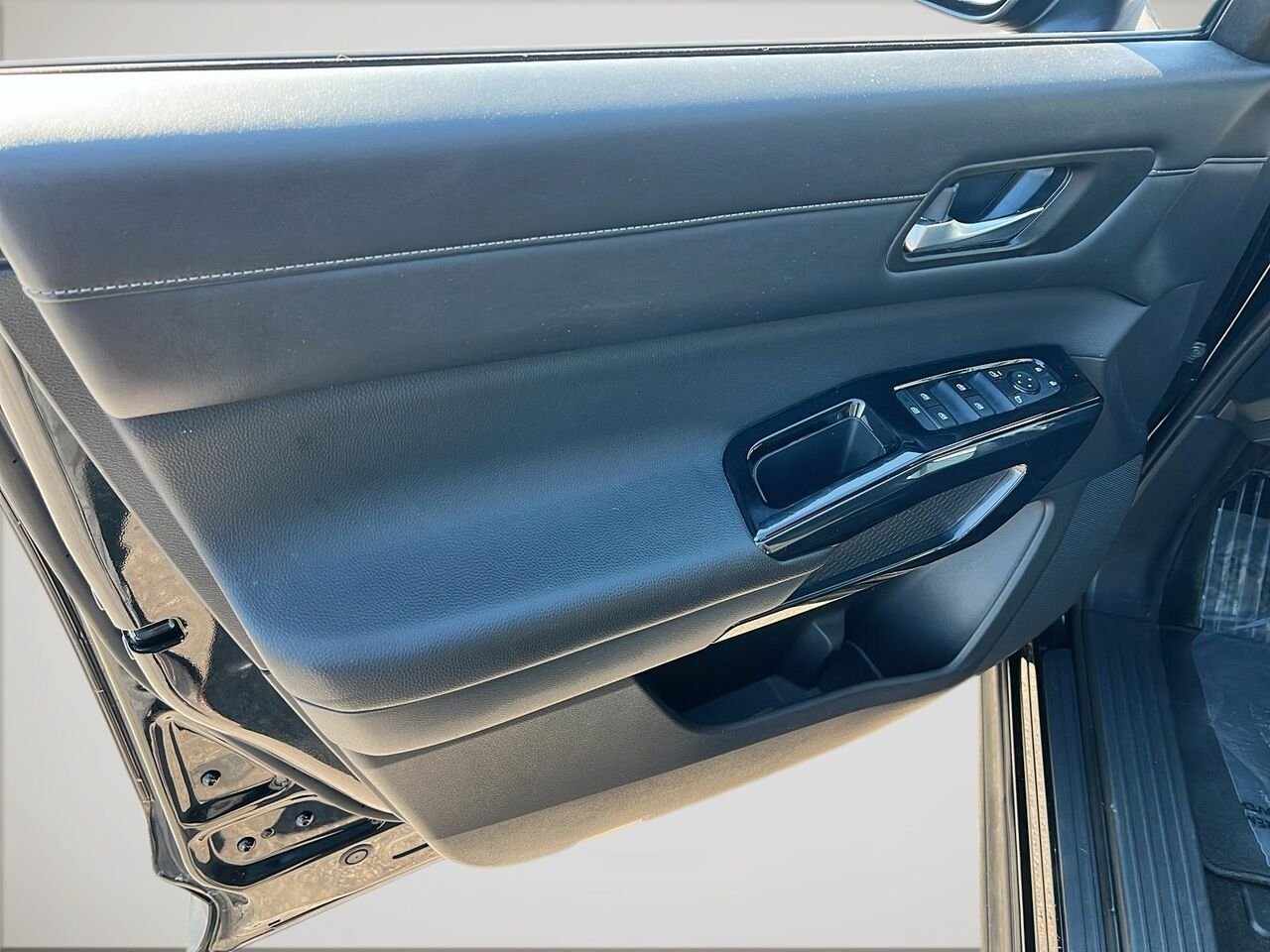 2022 Nissan Pathfinder S Black Québec - photo #10